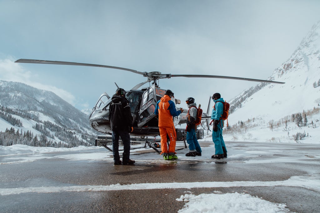 Snowbird_Riders Boarding Helicopter_(c): Snowbird Ski Resort