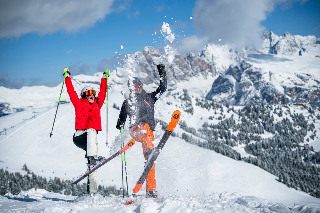 Val Gardena_Couple playing on skis_(c): Werner Dejori