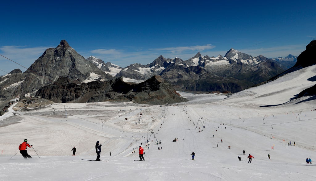 Cervino Ski Paradise_Glacier Summer Skiing_(c): Pentaphoto