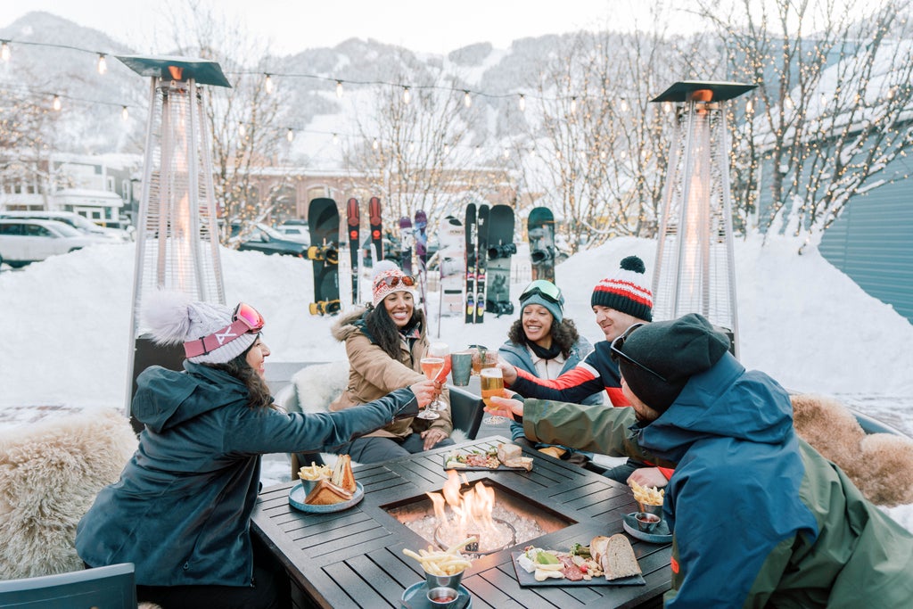 Friends Aprés Ski in Aspen