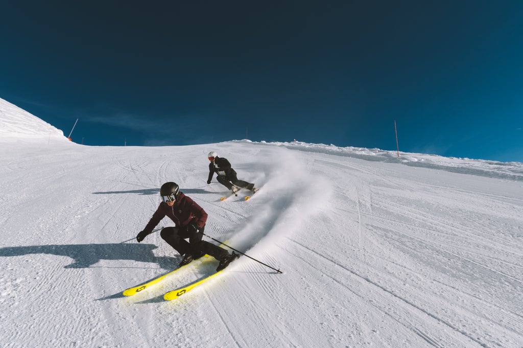 Meribel_Skiers on Alouette Piste_(c): Arthur Bertrand