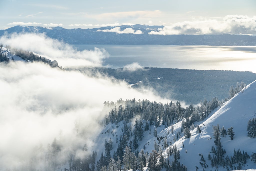 Palisades Tahoe_Clouds Scenics_(c): Palisades Tahoe