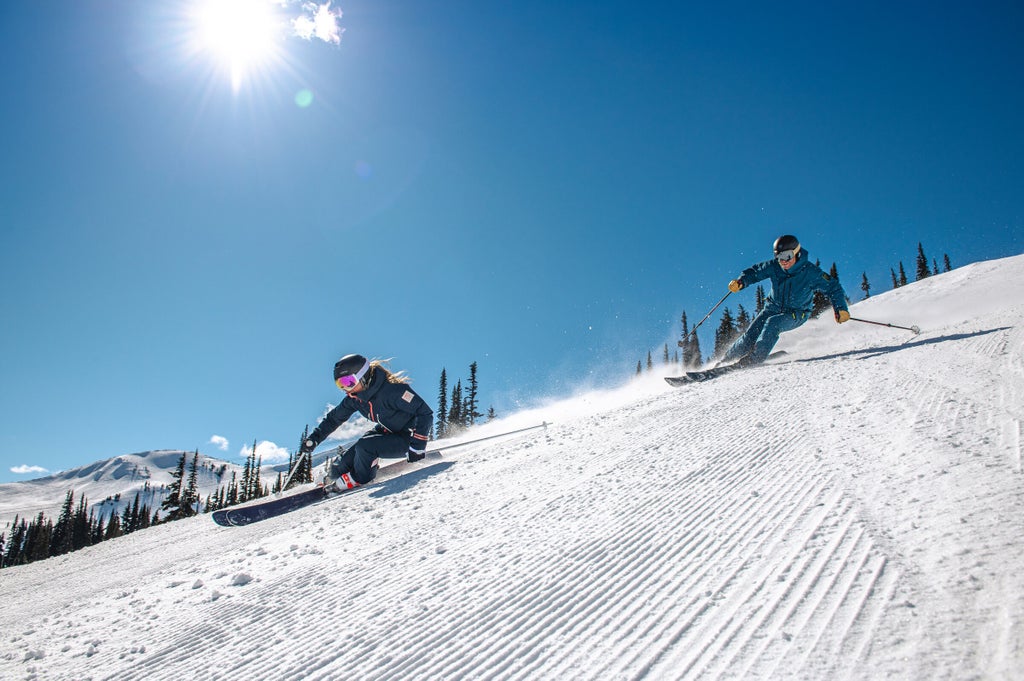 Whistler Blackcomb_Bluebird Slope Ski_(c): Whistler Blackcomb