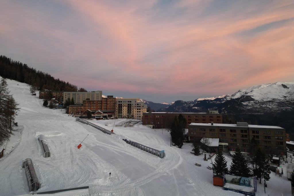 Les Karellis front de neige