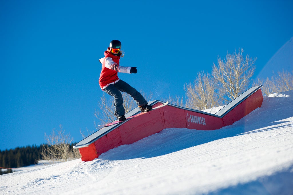 Aspen Snowmass_Snowpark Snowboard Tricks_(c): Scott Markewitz Photography