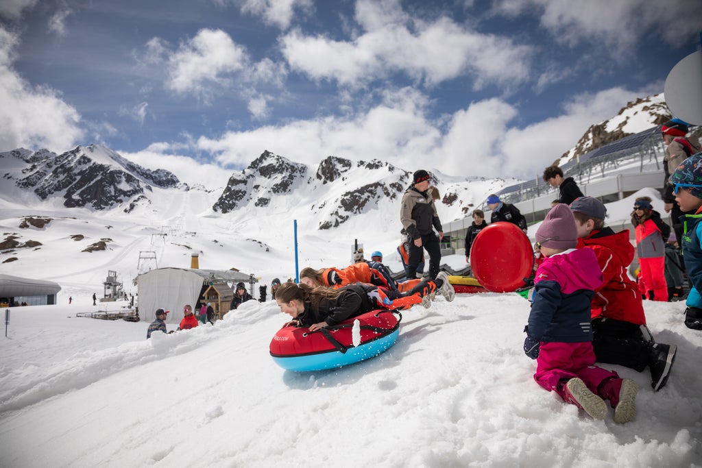 Pitztal_Kids Tubing Fun_(c): TVB Pitztal / Severin Wegener