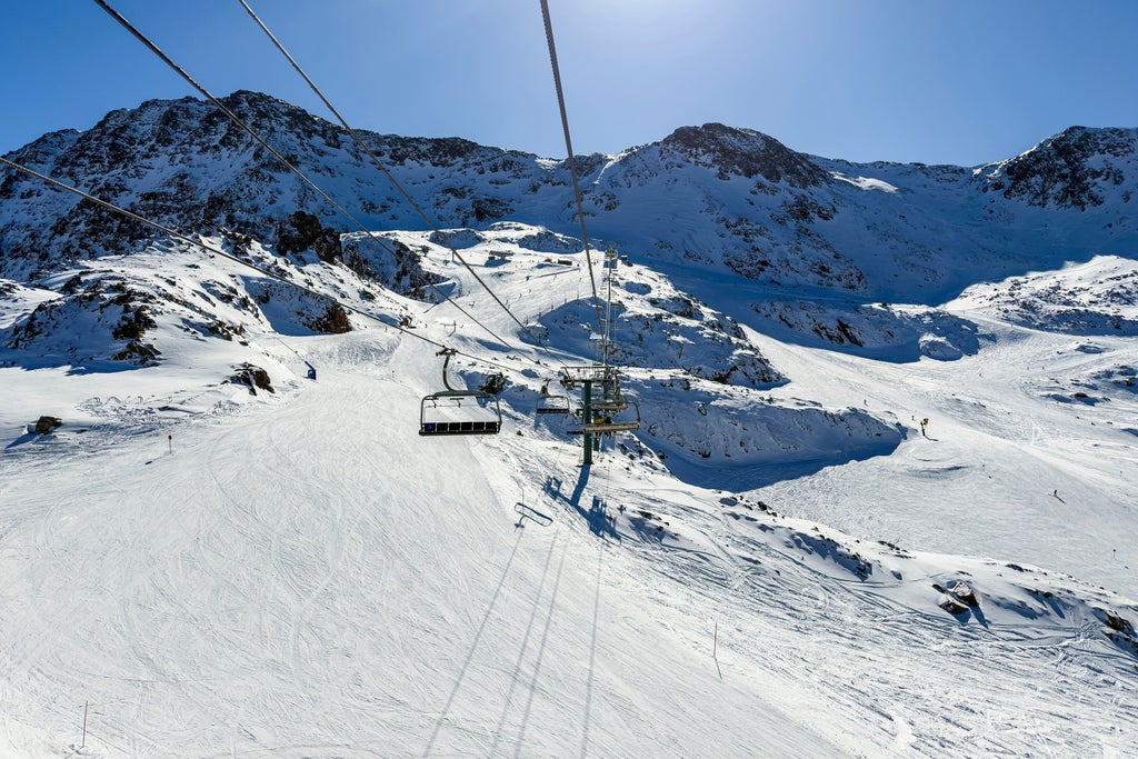 shutterstock 2582971367