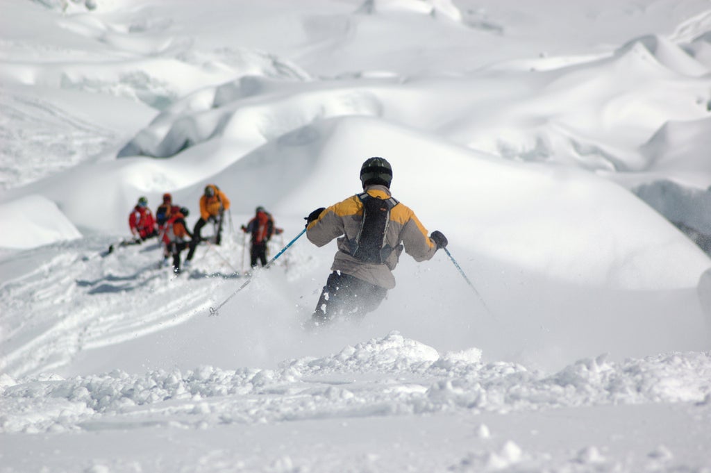 Chamonix_Giants Cascade Powder Skiing_(c): Shutterstock