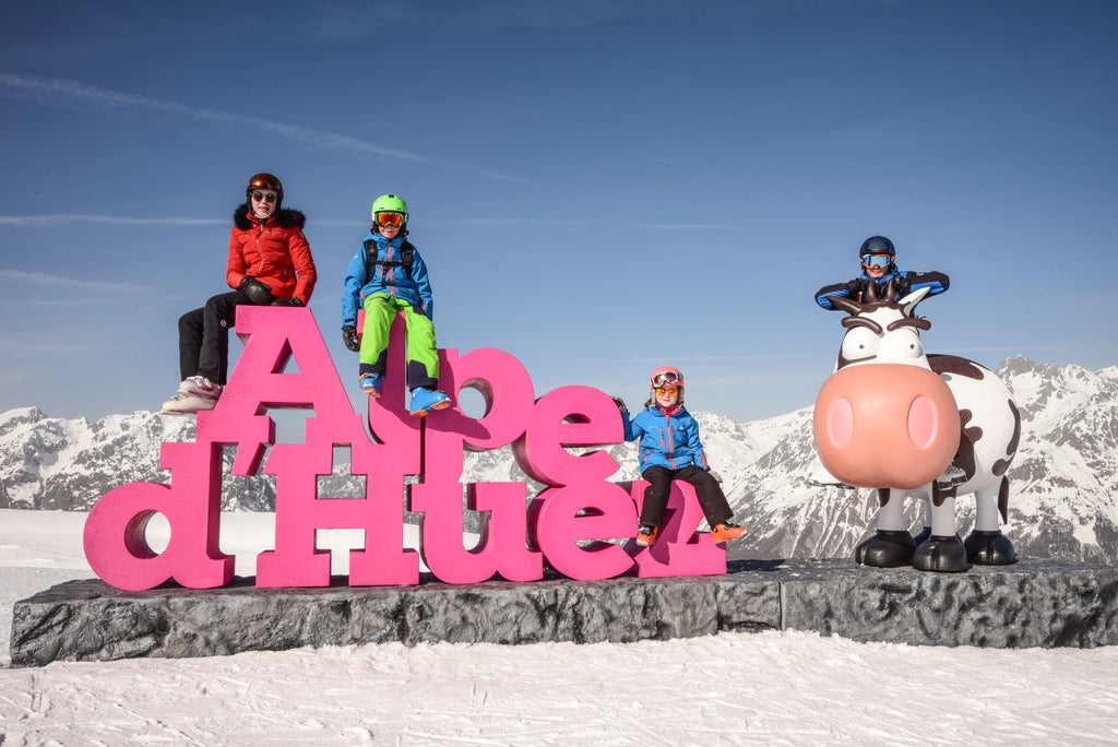 Alpe d Huez_Landmark Family Photo_(c): Baptiste Diet