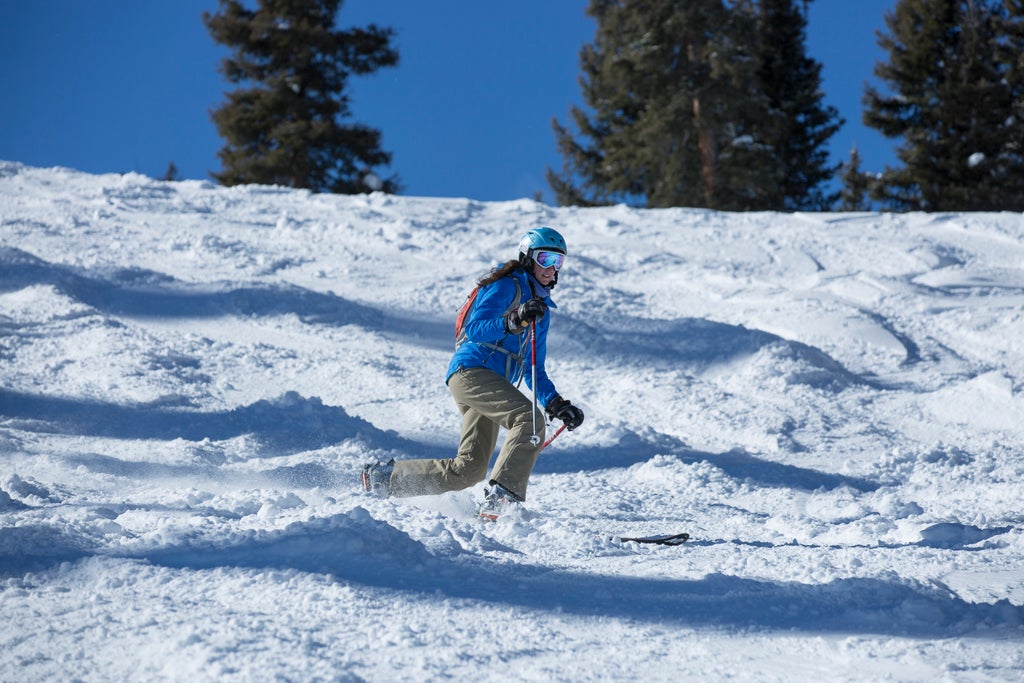 Purgatory_Telemark Skier on Moguls_(c): Scott DW Smith