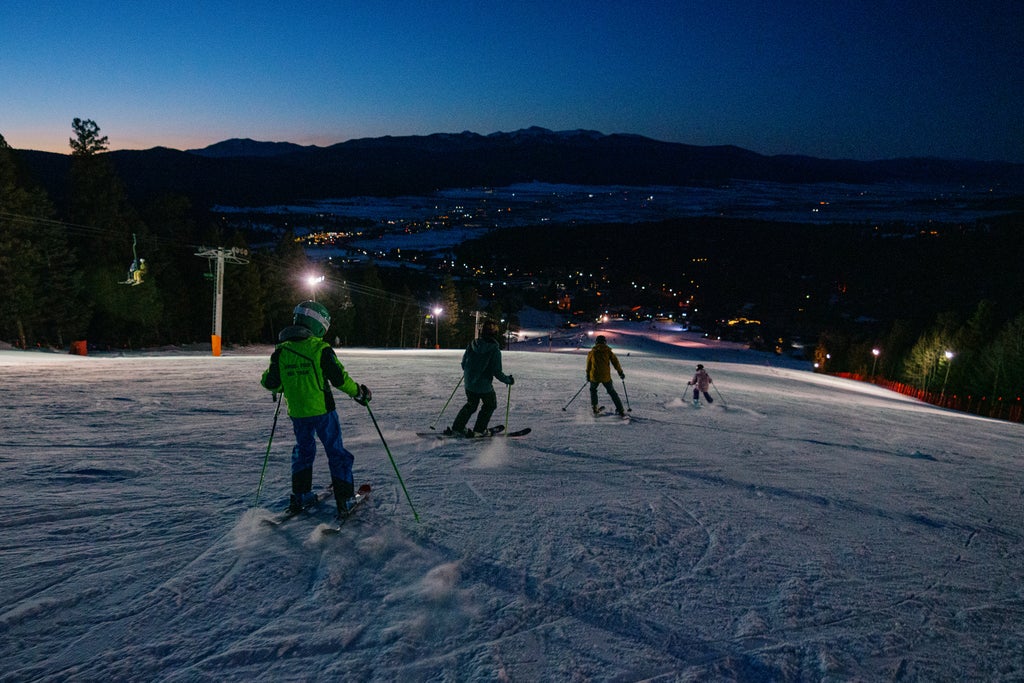 Angel Fire Resort_Exhibition_Night Skiing_(c): Angel Fire Resort