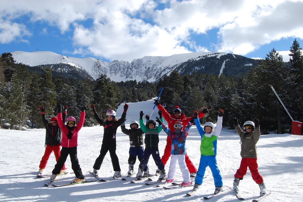 Apprentissage du ski sur les pistes de ski de Cambre d'Aze