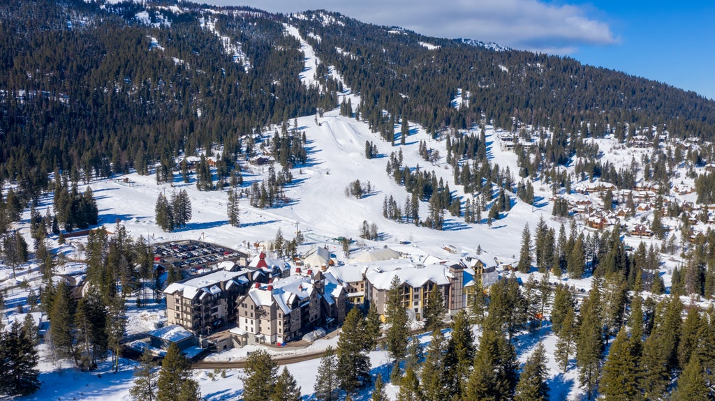 Credit  Raymond Hedrick- Village and Residences - 2021-02-10 - DJI 0436-HDR