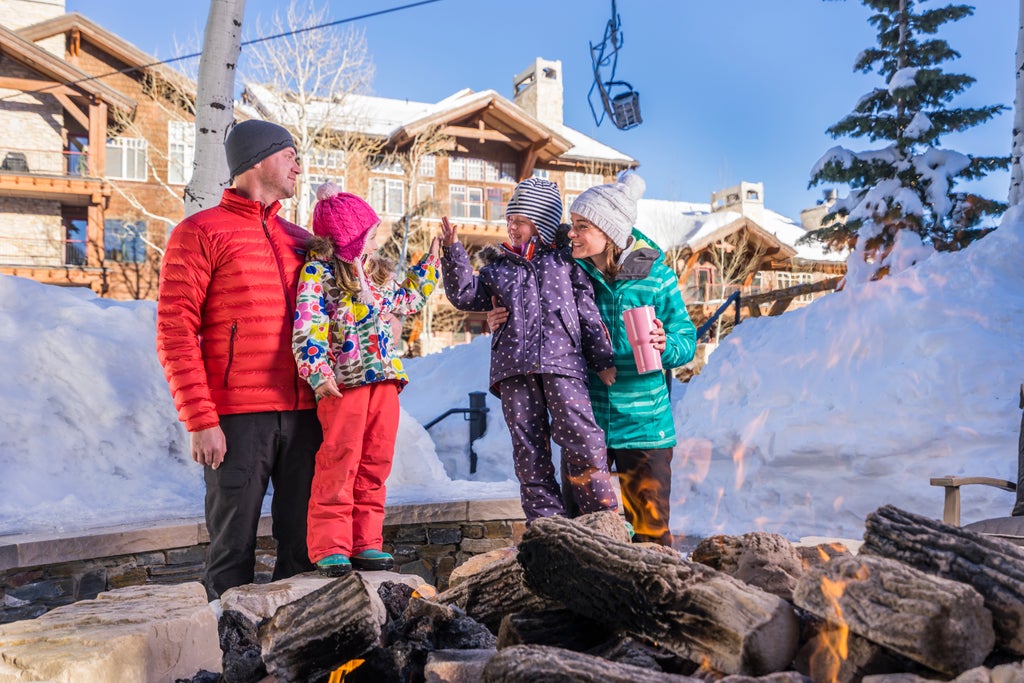 Deer Valley Resort_Family Fireside Fun_(c): Corey Kopischke