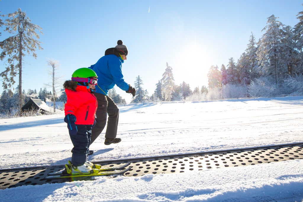 Le Lac Blanc_Small Child Ski Lesson_(c): OT station du Lac Blanc