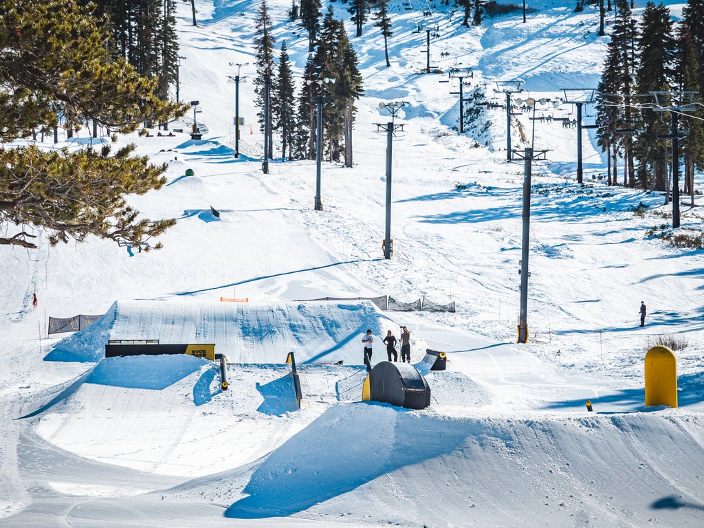 Boreal Mountain Resort_Snowpark Top View_(c): Boreal Mountain Resort
