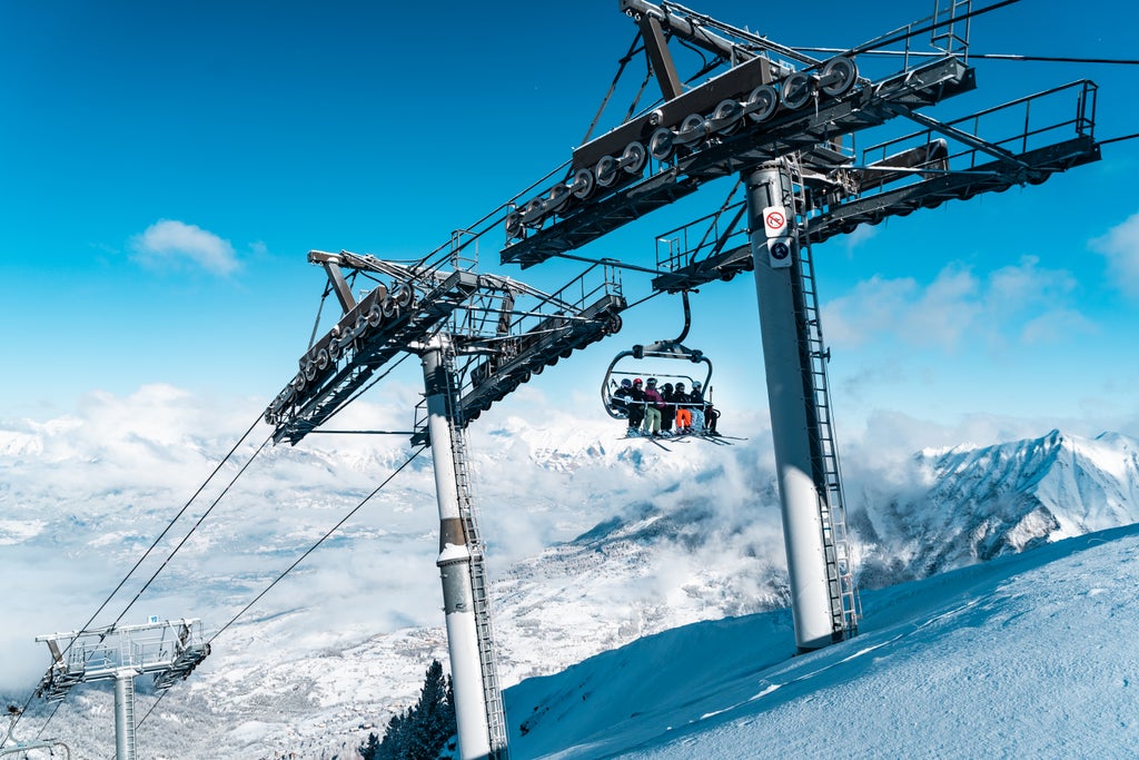 Les Orres_Pic Vert Chairlift_(c): Willy Camus