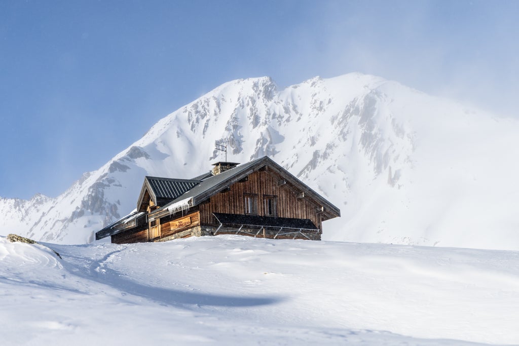 La Grave - La Meije_Pic du Goléon_Refuge du Goléon Shelter