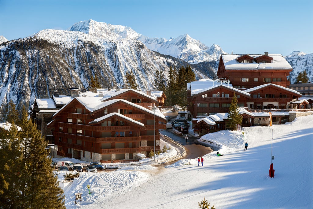 Courchevel_Village Street_(c): Shutterstock