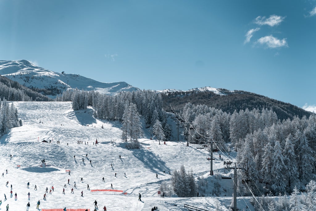 Les Orres_Skiers on Piste_Aerial_(c): Willy Camus