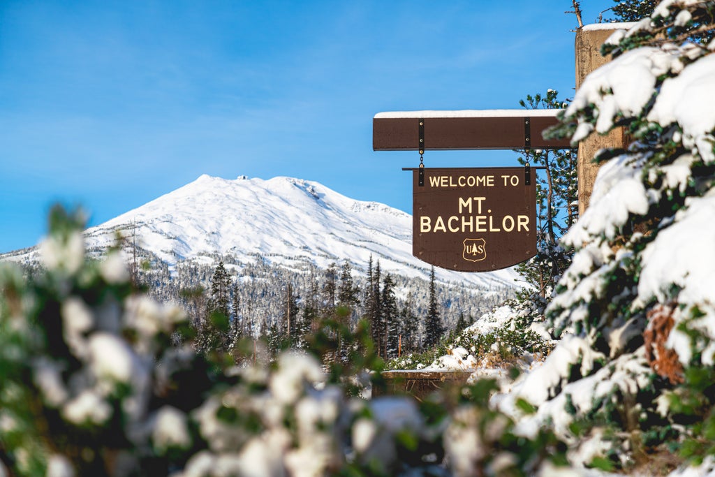 Mt. Bachelor_Welcome Sign_Landscape_(c): Mt. Bachelor