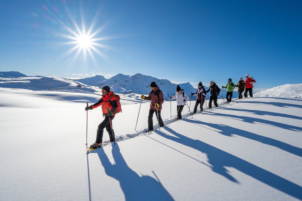 Orcières Merlette_Snowshoe Hiking through Deep Snow_(c): Gilles Baron