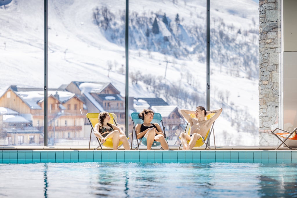 St François Longchamp_Spa Pool with Alpine Views_(c): Alpcat Medias