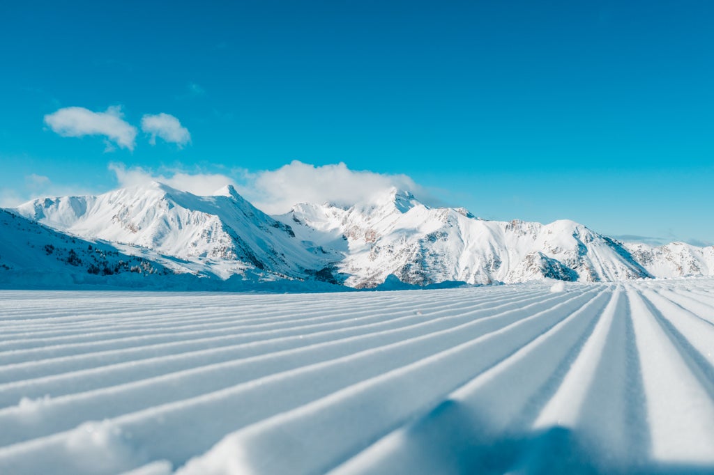 Les Orres_Groomed Slope Close-up_(c): Willy Camus