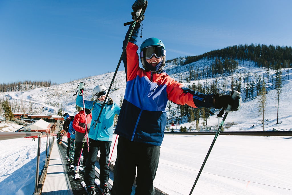 Sierra-at-Tahoe_Magic Carpet_Kids_(c): Courtney Aaron Photography
