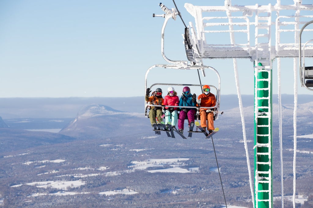 Burke 50035272 10157084370893023 3414468029310828544 n