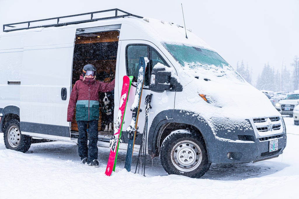 Mt. Bachelor_Winter Van_(c): Austin White