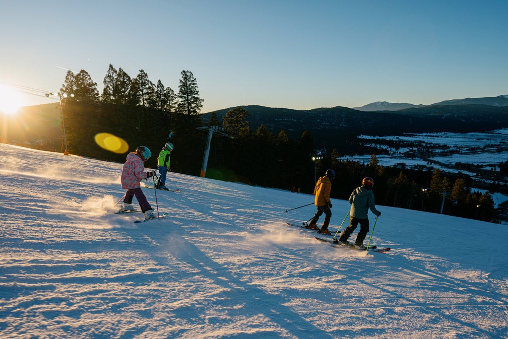 2023-02 HallFamily Nightskiing-03925