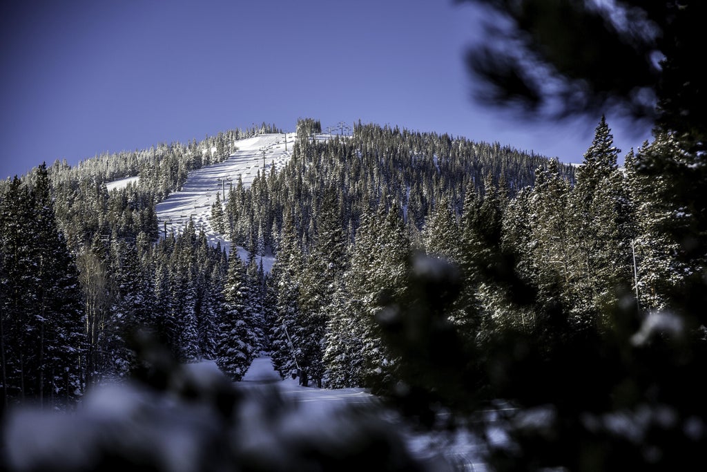 Breckenridge_Peak 9_Fresh slope_(c): Vail Resorts