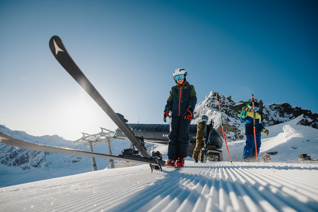 Kaunertaler Gletscher_Kids on the slope_(c): Maximilian Pflanzl