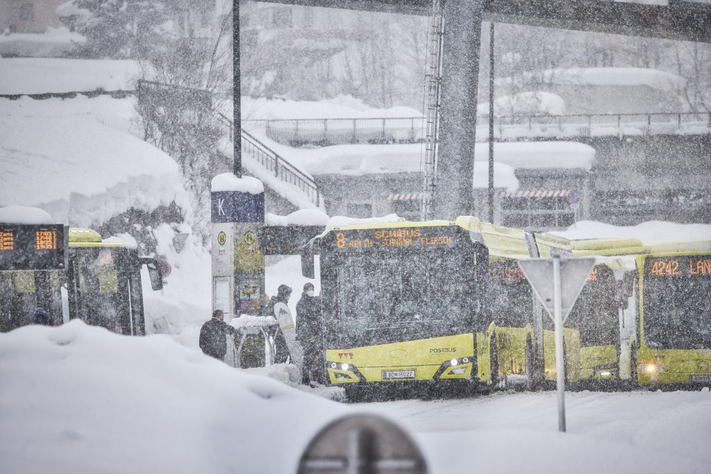 St Anton am Arlberg_Bus Station Snowstorm_(c): TVB St. Anton am Arlberg / Patrick Bätz