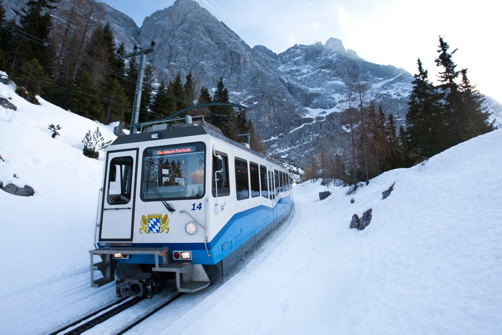 Zugspitze-Zahnradbahn-Winter-©Bayerische-Zugspitzbahn-Oliver-Farys