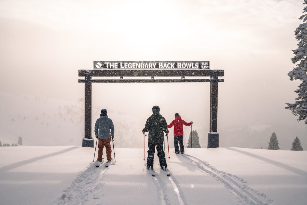 Vail Resort_Legendary Back Bowls Entrance_(c): Vail Resort/Eric Dunn