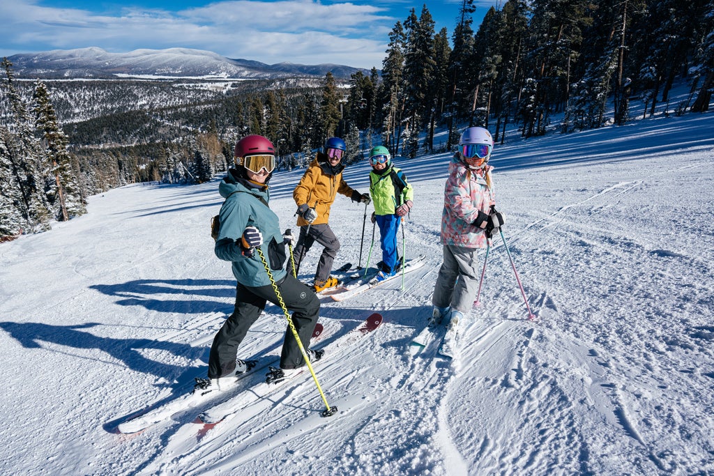 2023-01 AngelFireResort HallFamily-00199