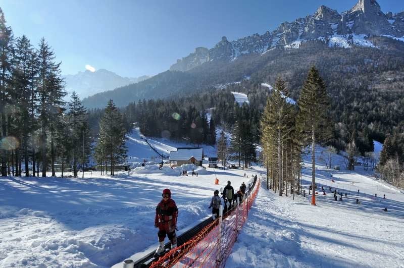 Apprentissage du ski sur les pistes du Col de Marcieu