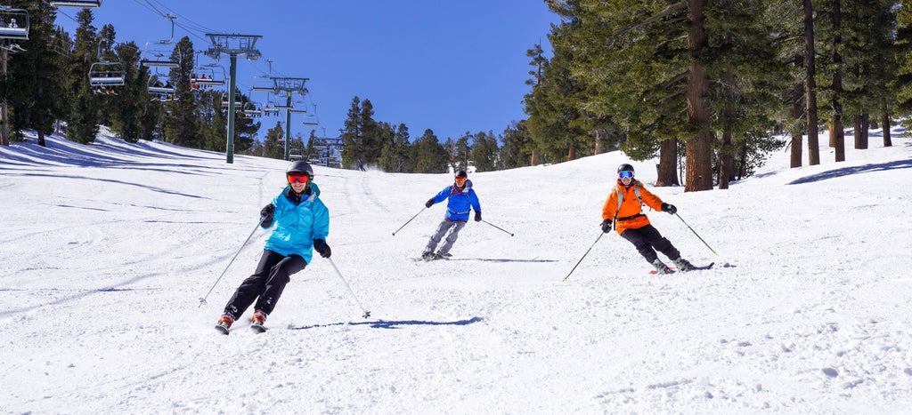 Heavenly Mountain_Slope Skiing_Bluebird_(c): JackMorris