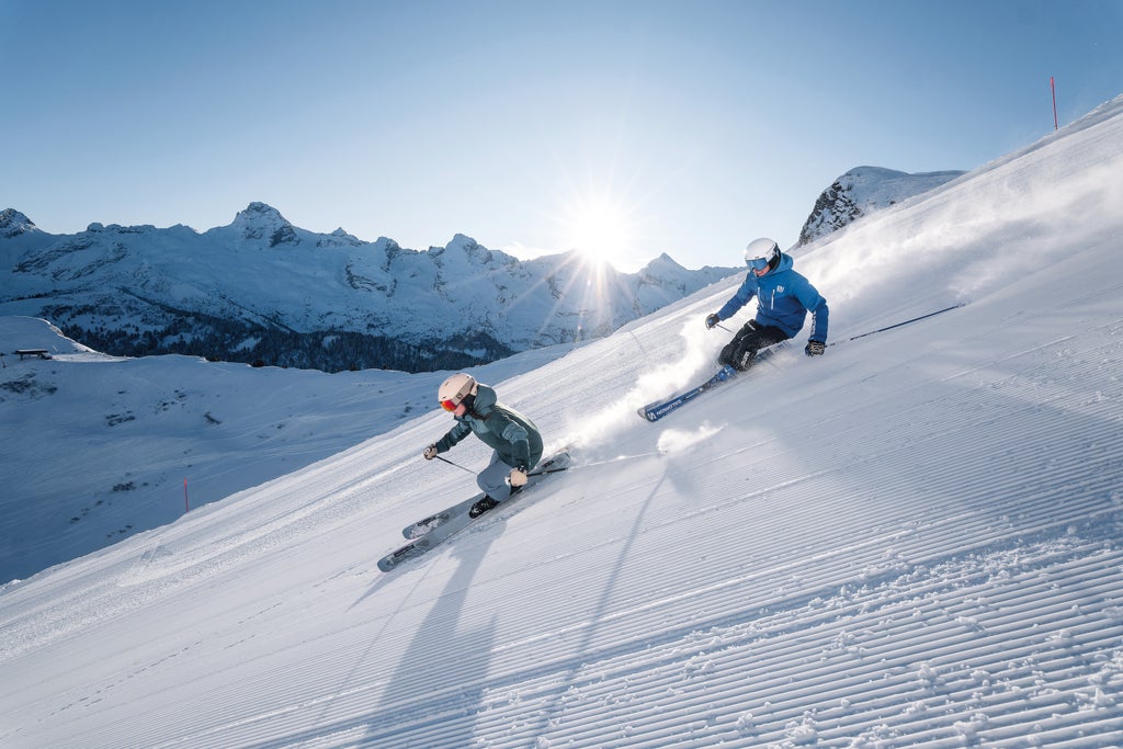 Le Grand Bornand_Skiers on piste_(c): T. Shu - Le Grand-Bornand Tourisme