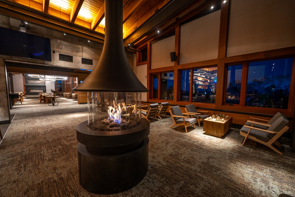 Copper Mountain _Aerie_Fireplace_Night_(c): Copper Mountain Resort