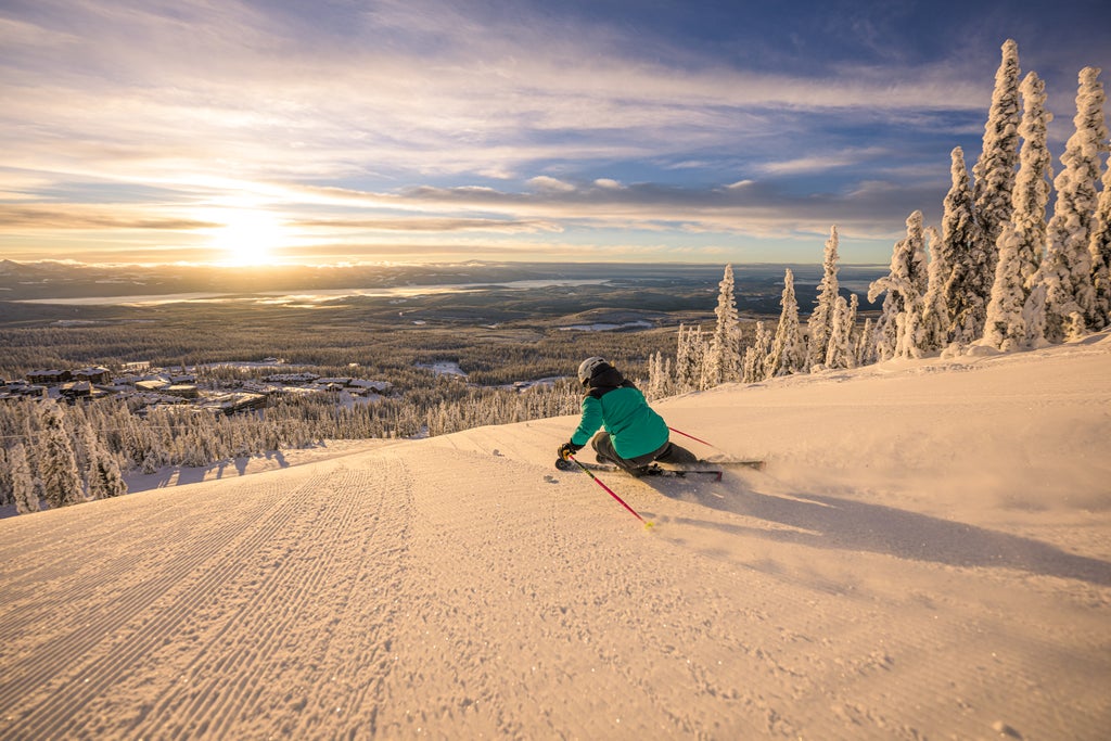 Big White_Sunrise Piste Skiing_(c): Andrew Jay