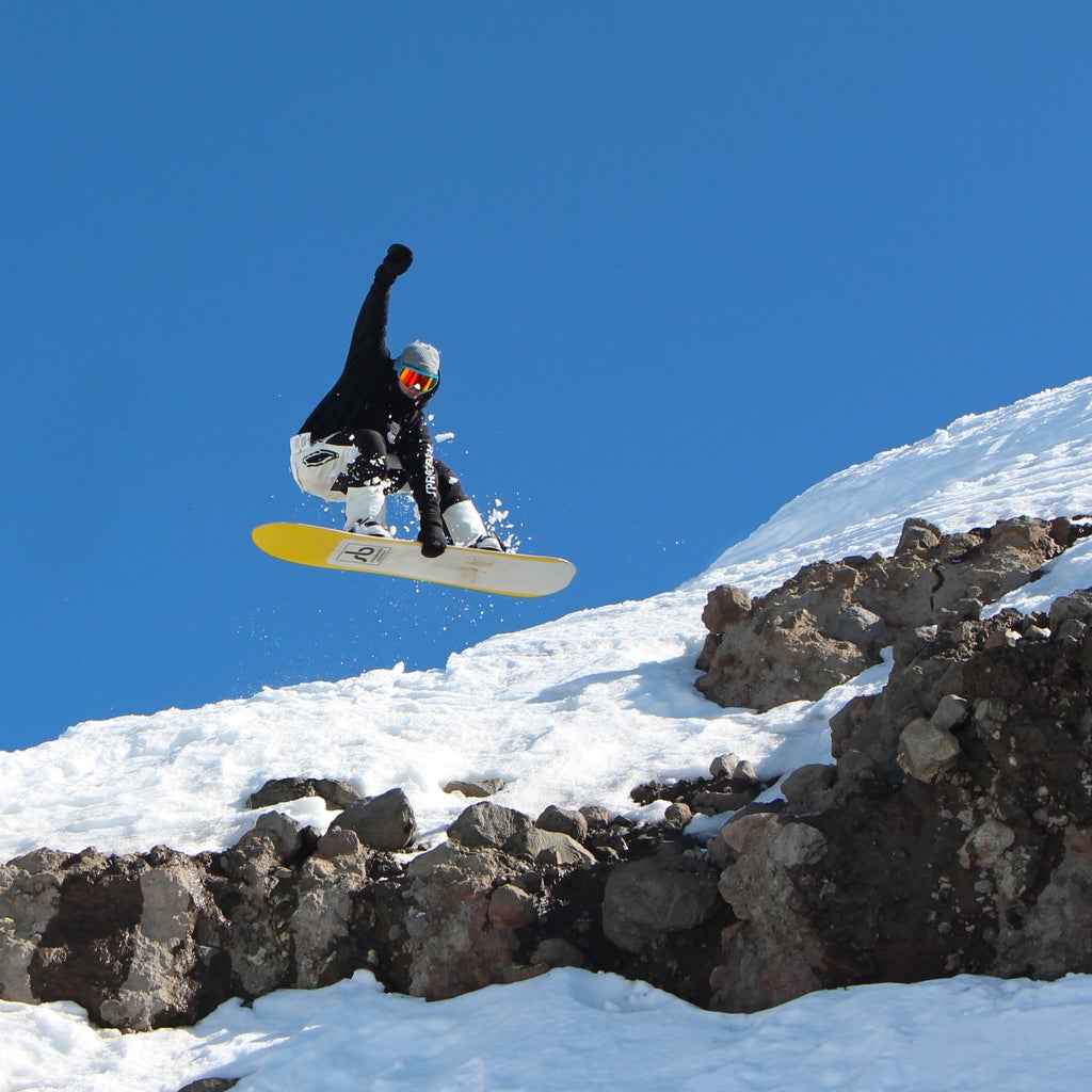 Bear Valley_Snowboarder_Grab Trick_(c): Bear Valley Mountain Resort