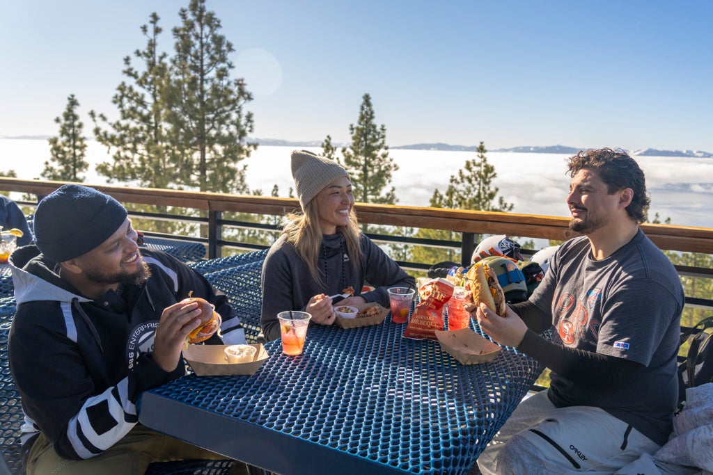 diamond-peak 20241219 snowflake-bbq131