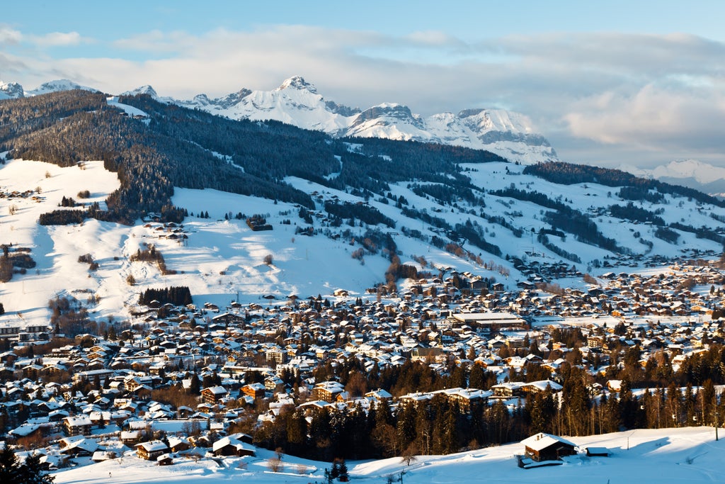 Megeve_Winter Village Valley_(c): Shutterstock