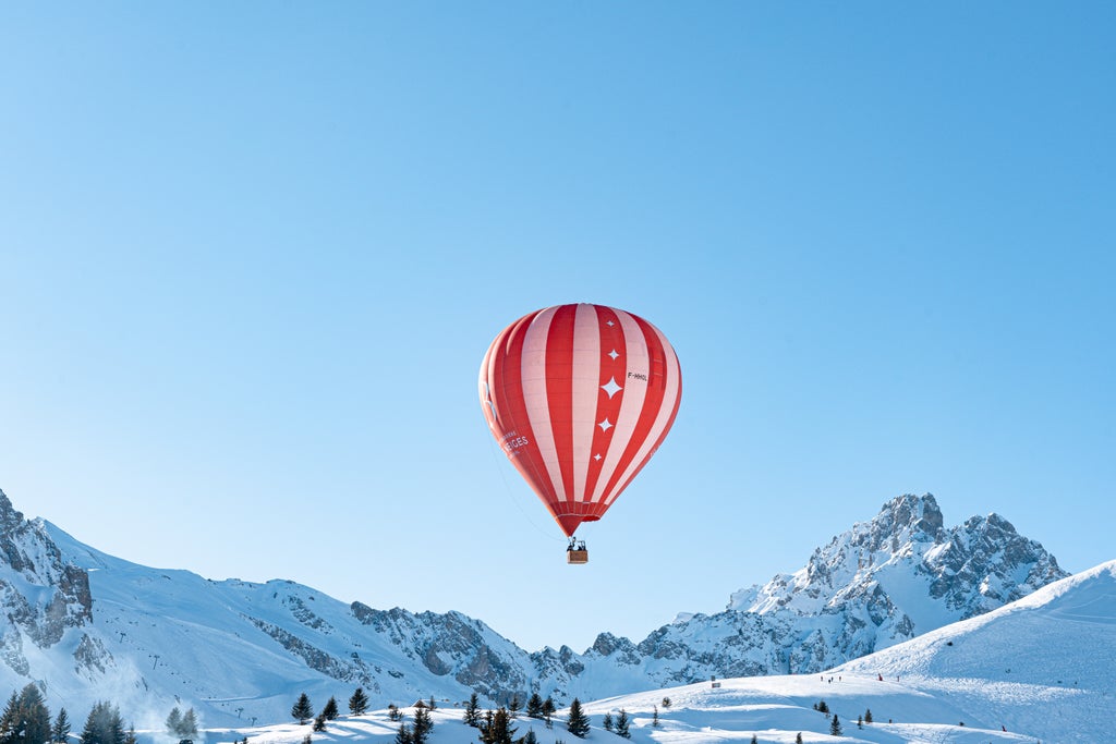 Courchevel_Altiport Winter Hot Air Balloon_(c): Paul Besson