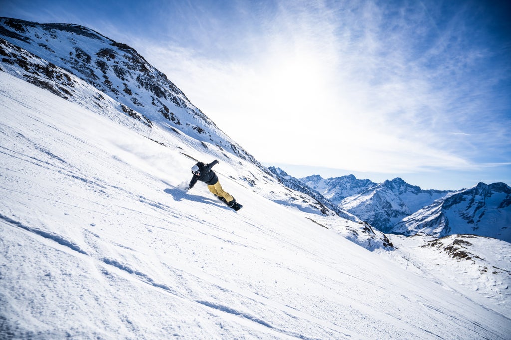 Les 2 Alpes_Snowboard Steep Turns_Luka Leroy / Les Deux Alpes
