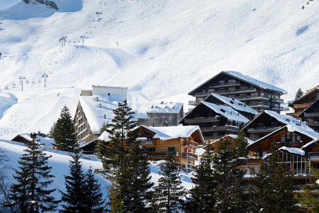 Les Crosets_Village Winter Scene_(c): Les Crosets