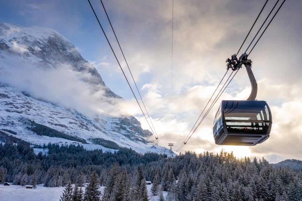 Grindelwald_Eiger Express Gondola_(c): Jungfraubahnen